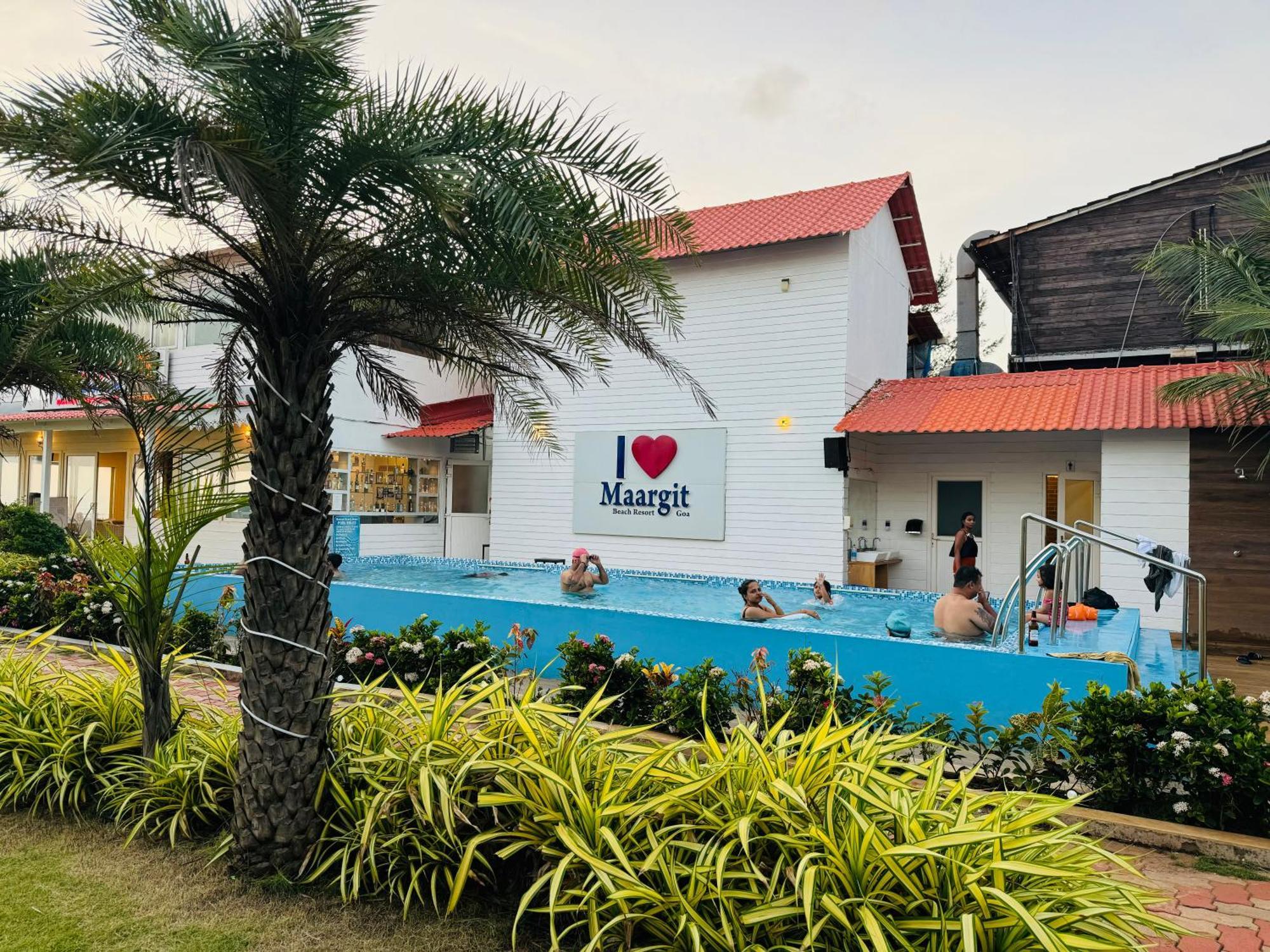 Maargit Beach Resort マンドレム エクステリア 写真