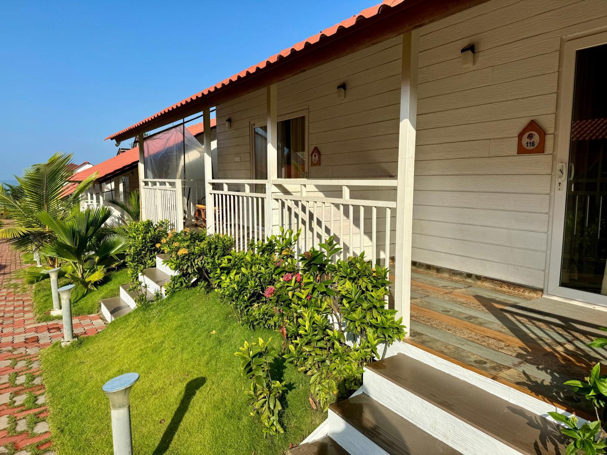 Maargit Beach Resort マンドレム エクステリア 写真