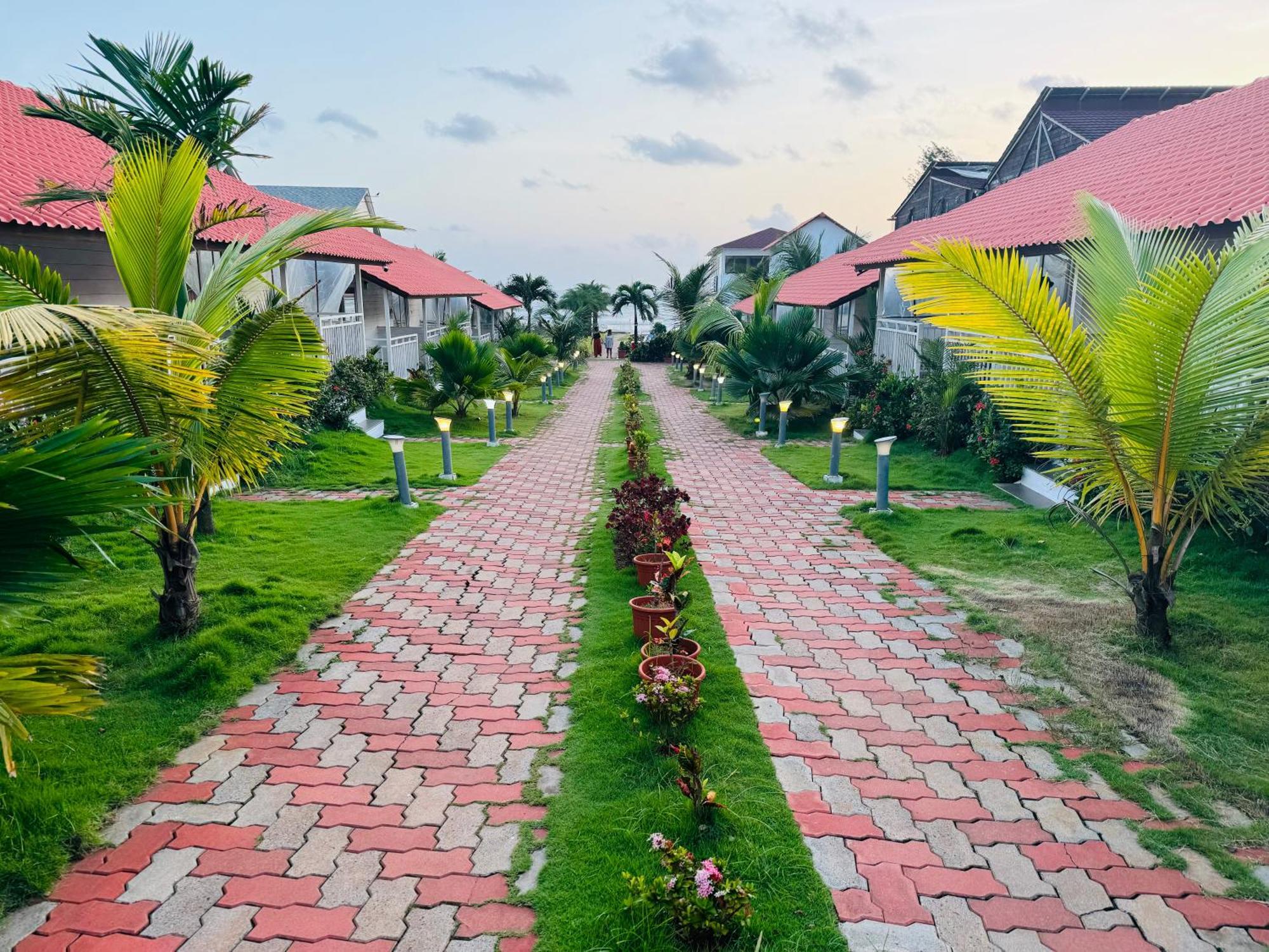 Maargit Beach Resort マンドレム エクステリア 写真