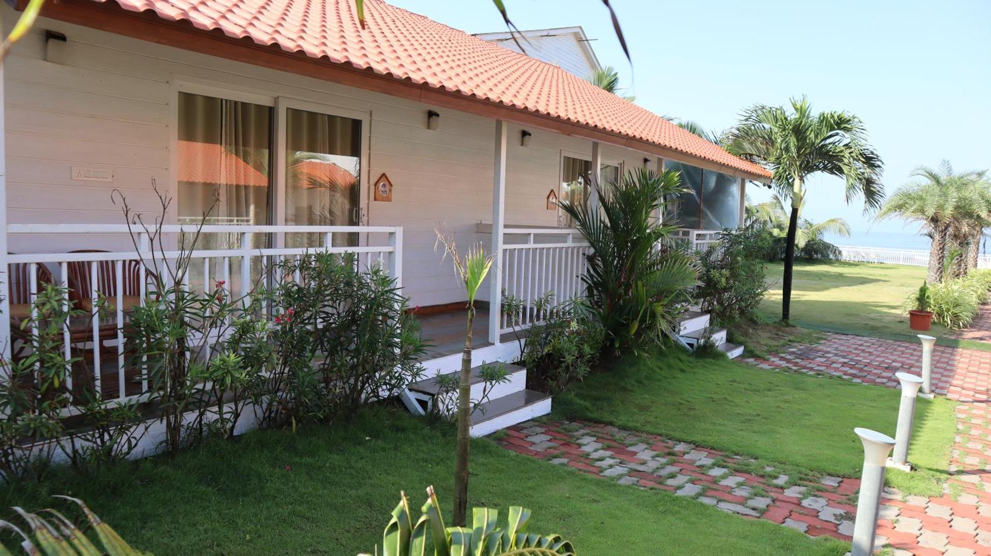 Maargit Beach Resort マンドレム エクステリア 写真