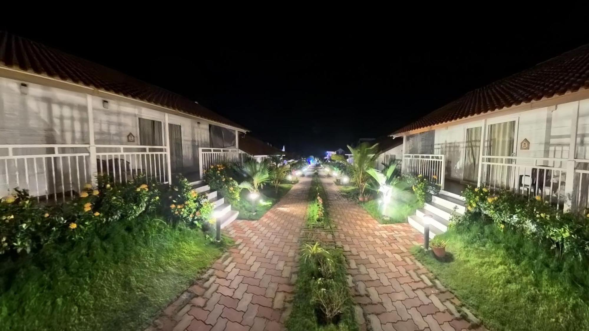 Maargit Beach Resort マンドレム エクステリア 写真
